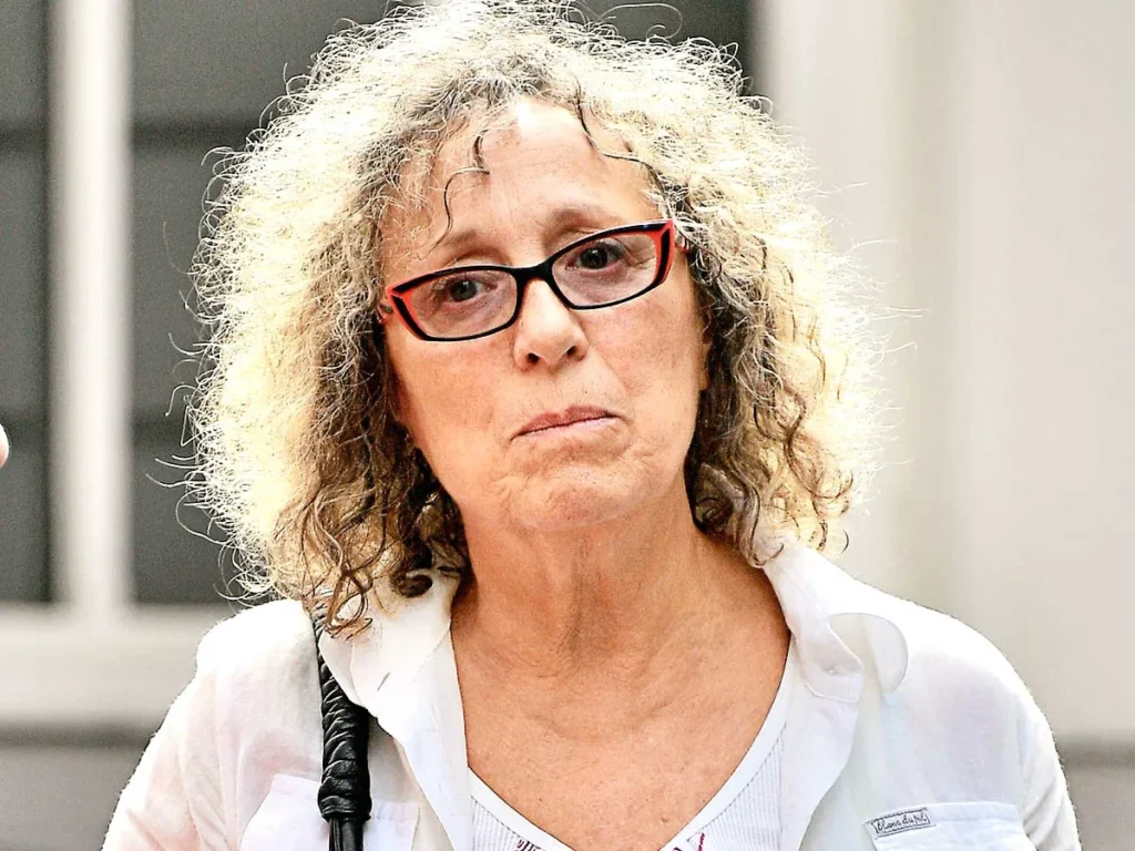 Mireille Dumas Une figure emblématique du journalisme et de la télévision française