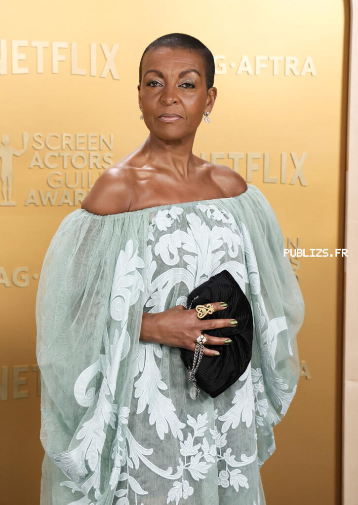 Adjoa Andoh : carrière, rôles marquants et impact sur la scène britannique
